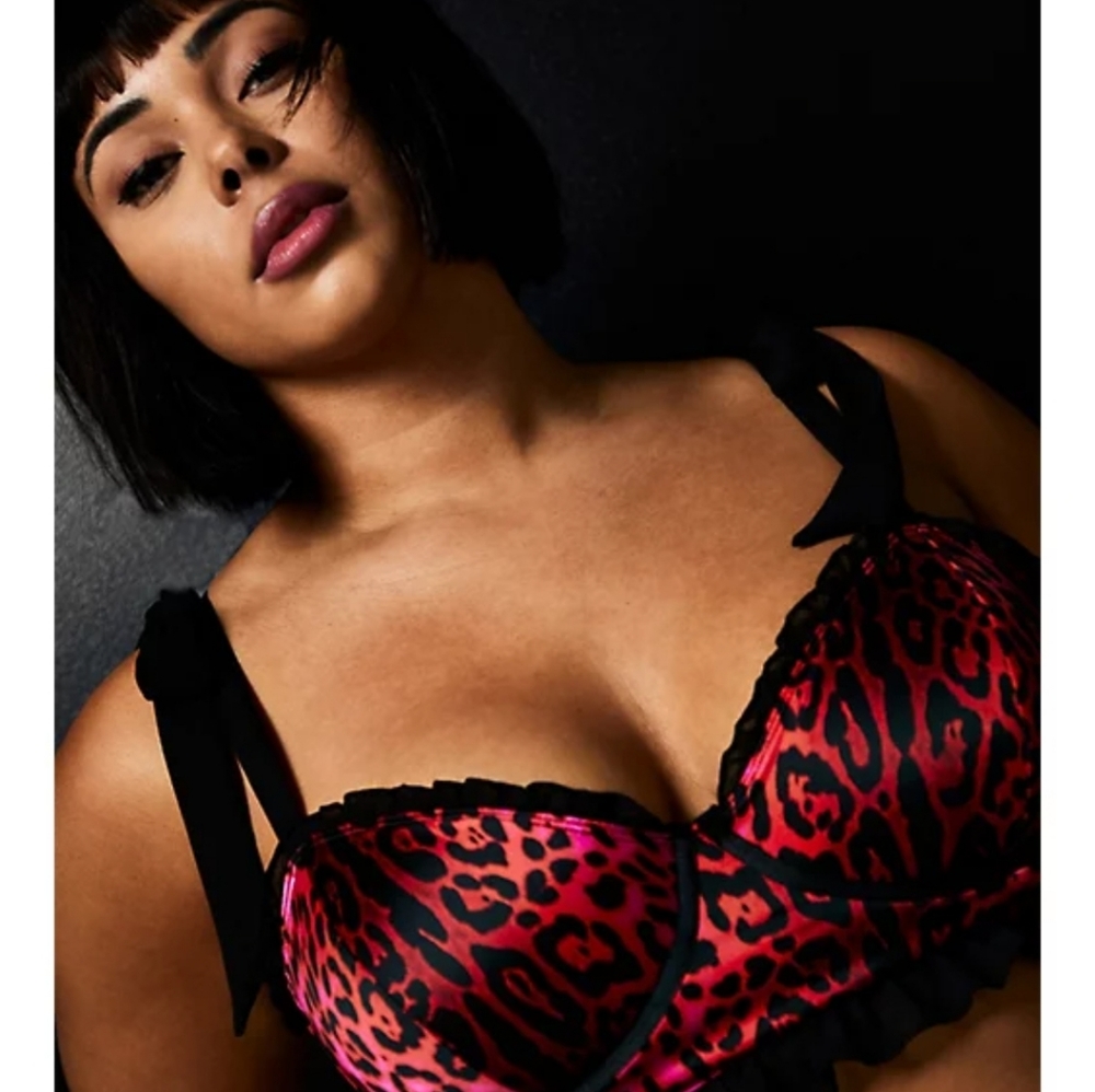 Torrid Betsey J pink leopard underwire bralette